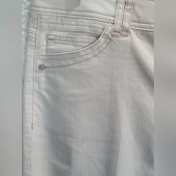 Democracy Women's Cream Skinny Jeans Size 10 - Picture 6 of 10